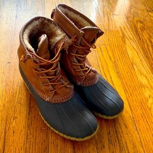 Beautiful Shearling lining LL Bean DUCK Boots.